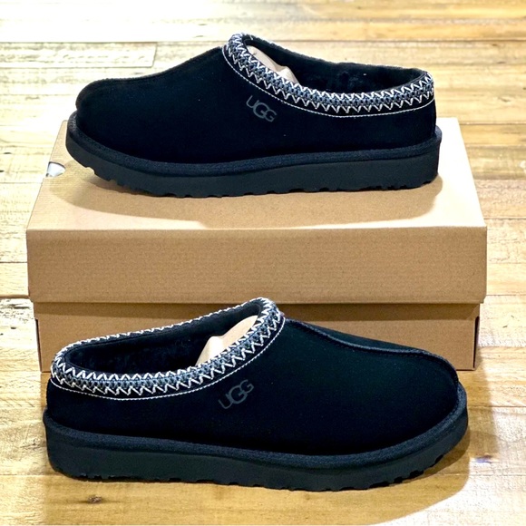 UGG Shoes - 🖤🐼 UGG TASMAN SLIPPERS BLACK  🖤🐼